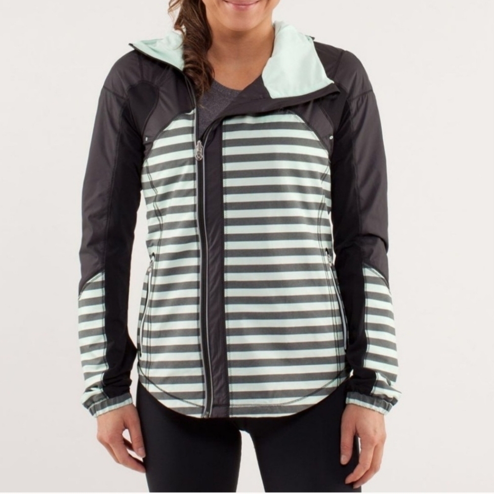 LULULEMON 'GET UP AND GLOW' JACKET SIZE 4 Running Workout Athletic Sporty